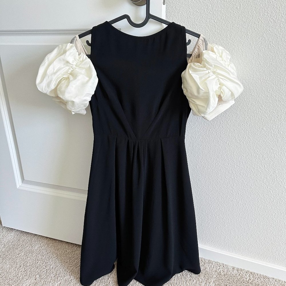 Combination Dress Exposed Shoulders With Bud Sleeve Black and white